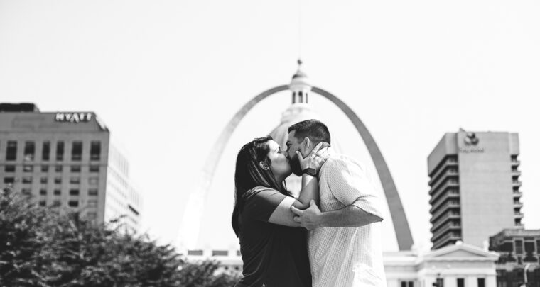 St. Louis Proposal Photographer | St. Louis Arch | Kiener Plaza